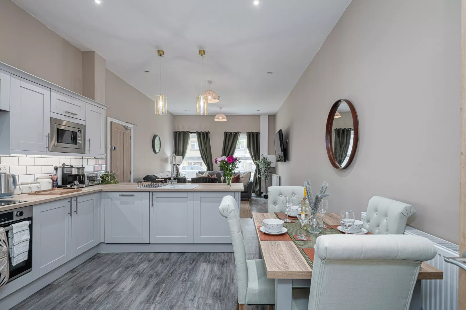 Peace Retreats Apartment - Pwllheli-Kitchen