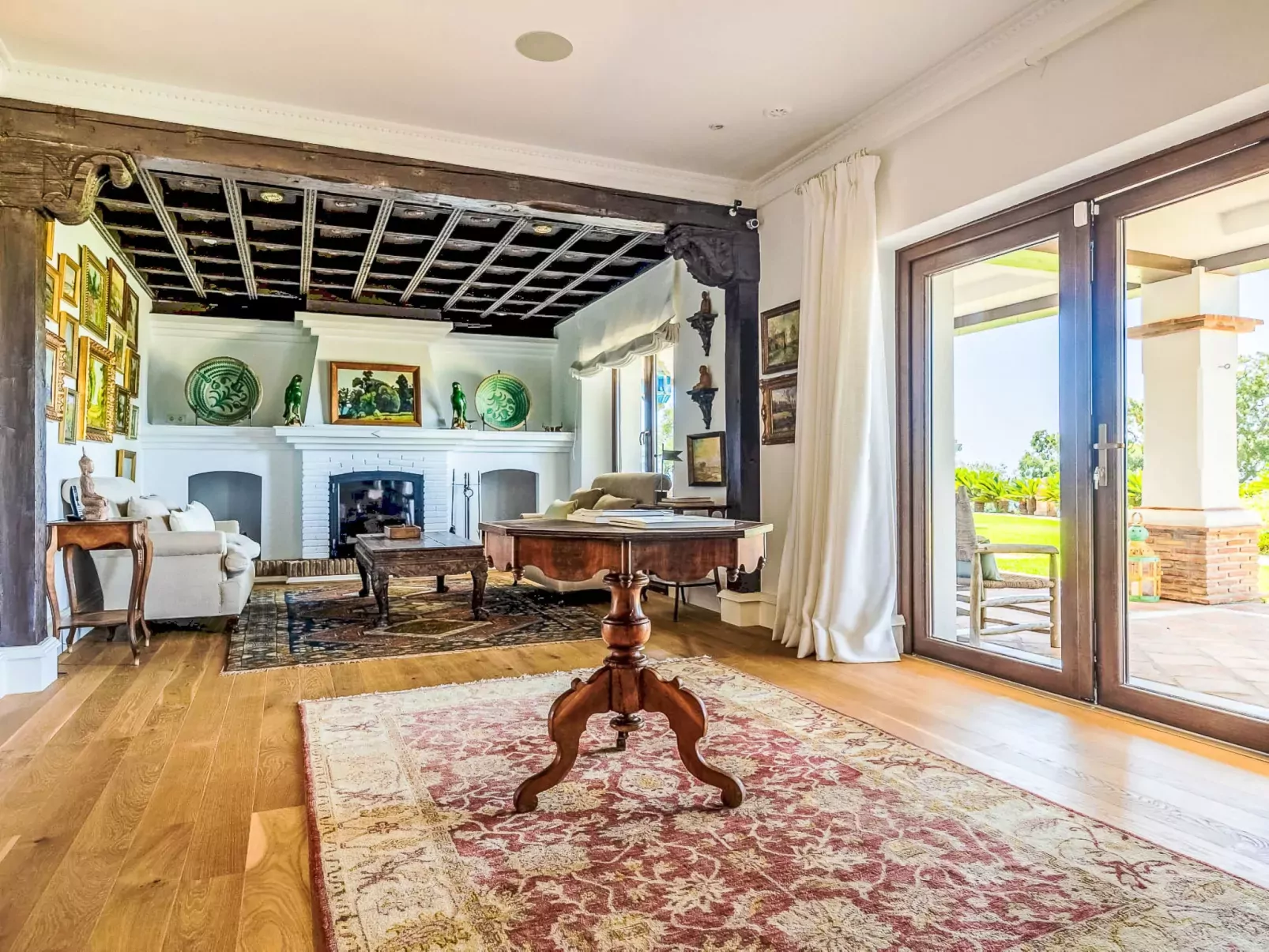Villa Serena-Inside