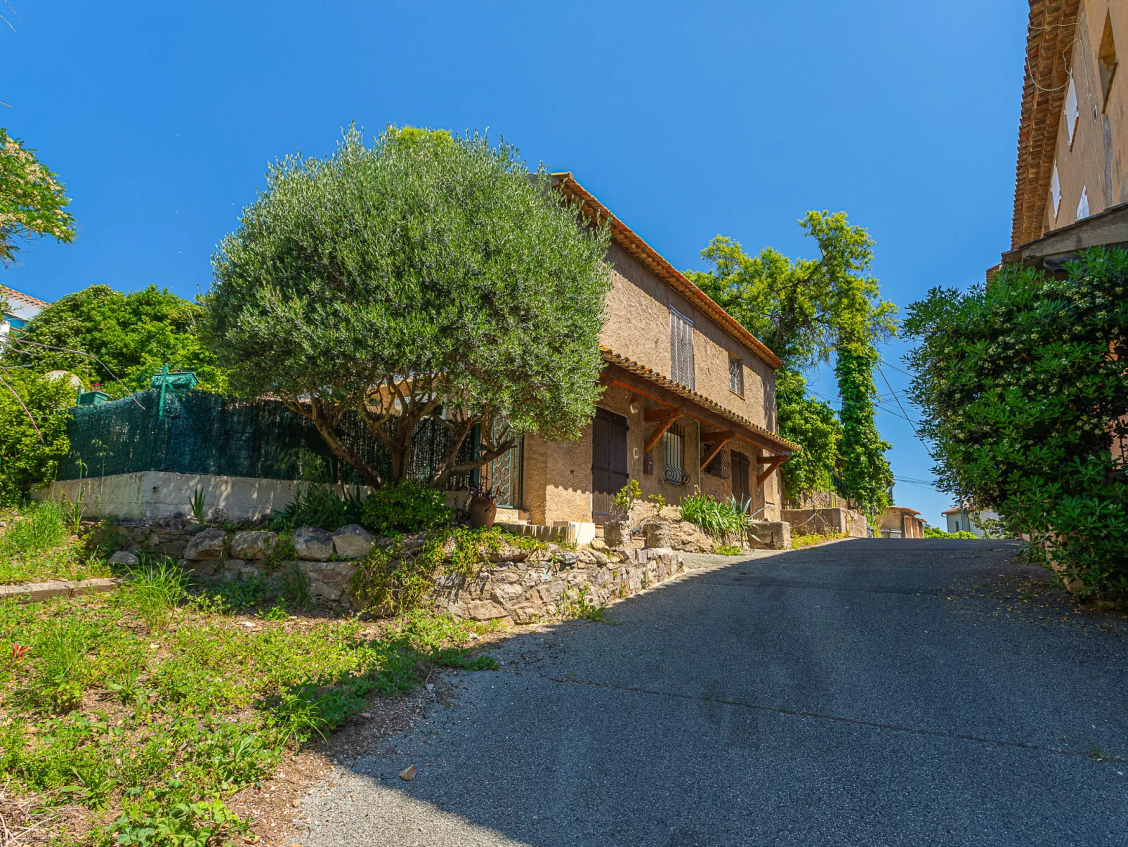 Hameau de Guerrevieille-Outside