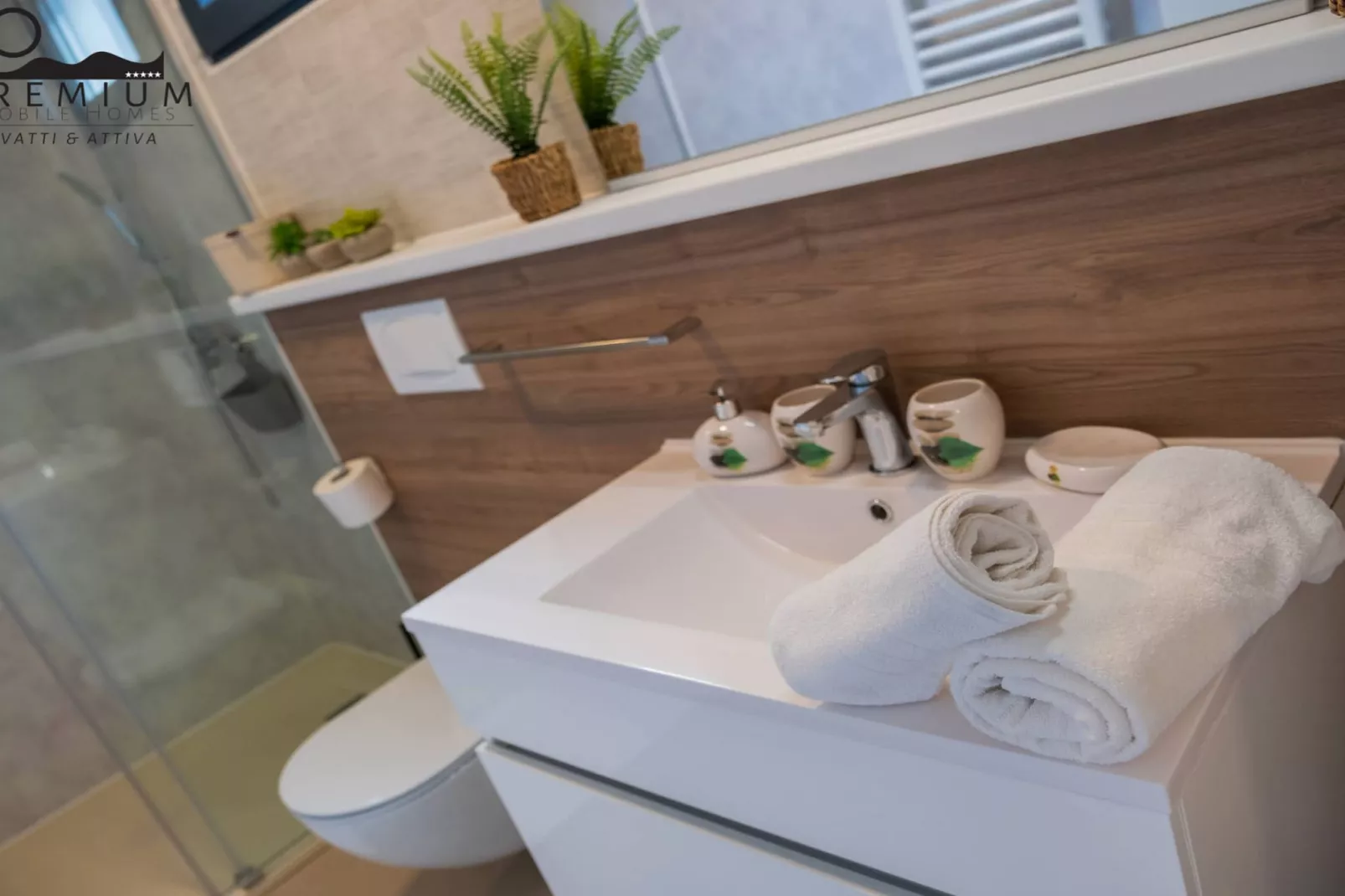 Charming Two-bedroom Mobile Homes Drage - Mobile Home with Sea View and Terrace-Badezimmer