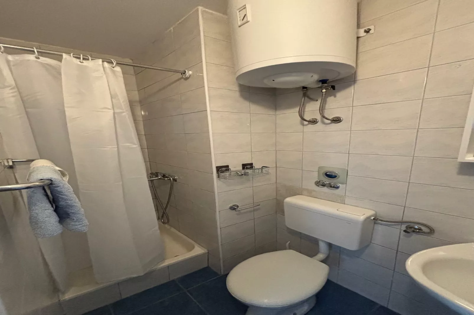 Apartmani Vela Makarska - Classic One Bedroom Apartment-Bathroom