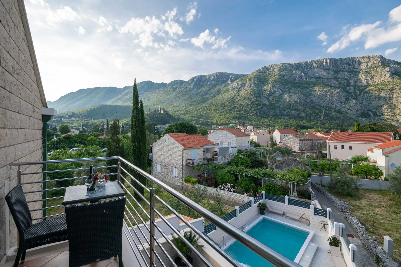 Apartments Azzurro- One Bedroom Apartment with Terrace and Hot Tub ( Azzurro II-gornji)-Piscine