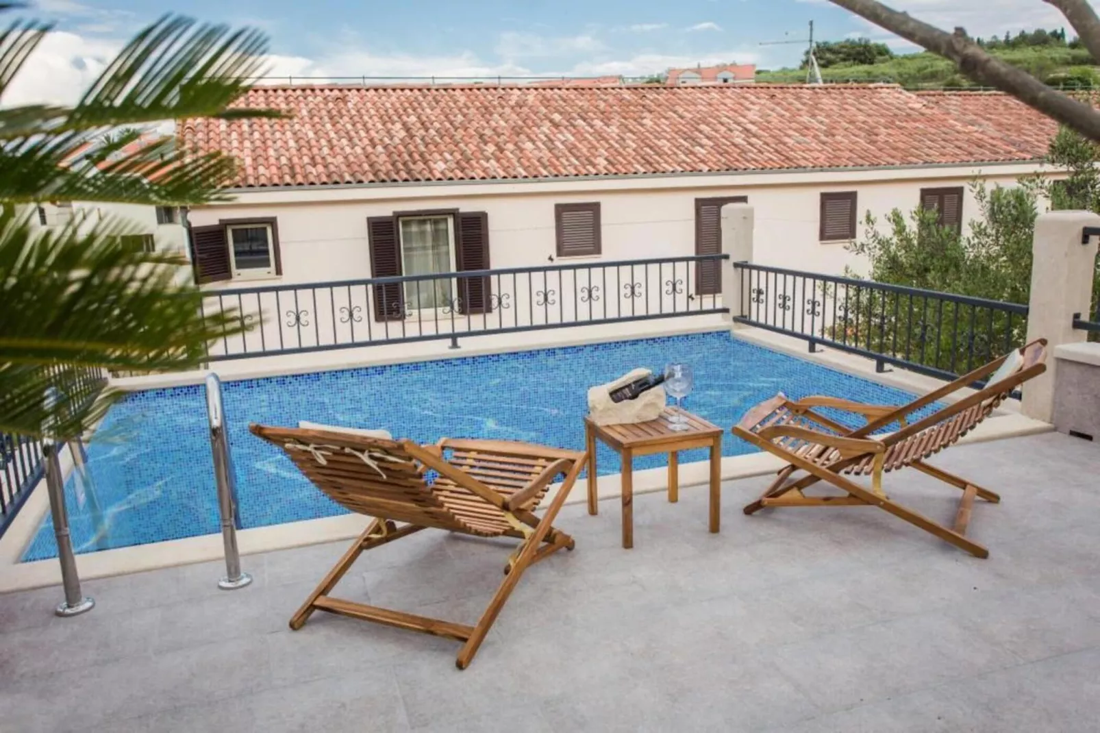 Villa Suzy Lux- Duplex Two Bedroom Villa with Swimming Pool and Sea View-Wellness