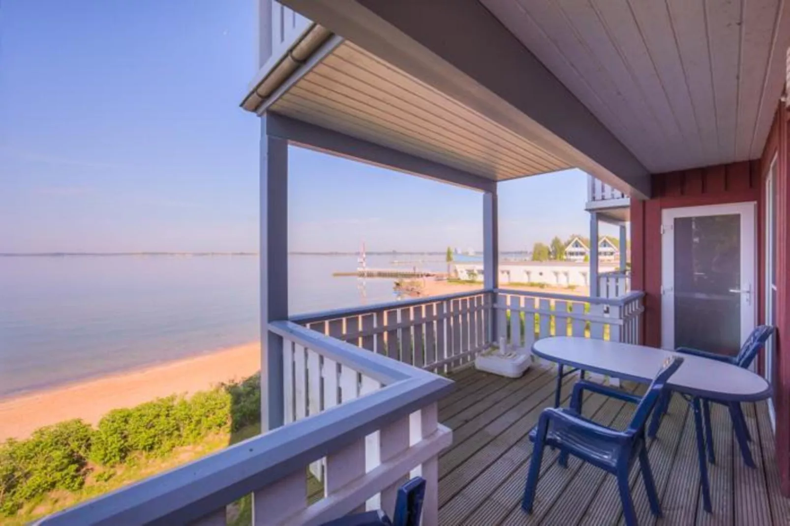 Mitteldeck 494-Terrace balcony