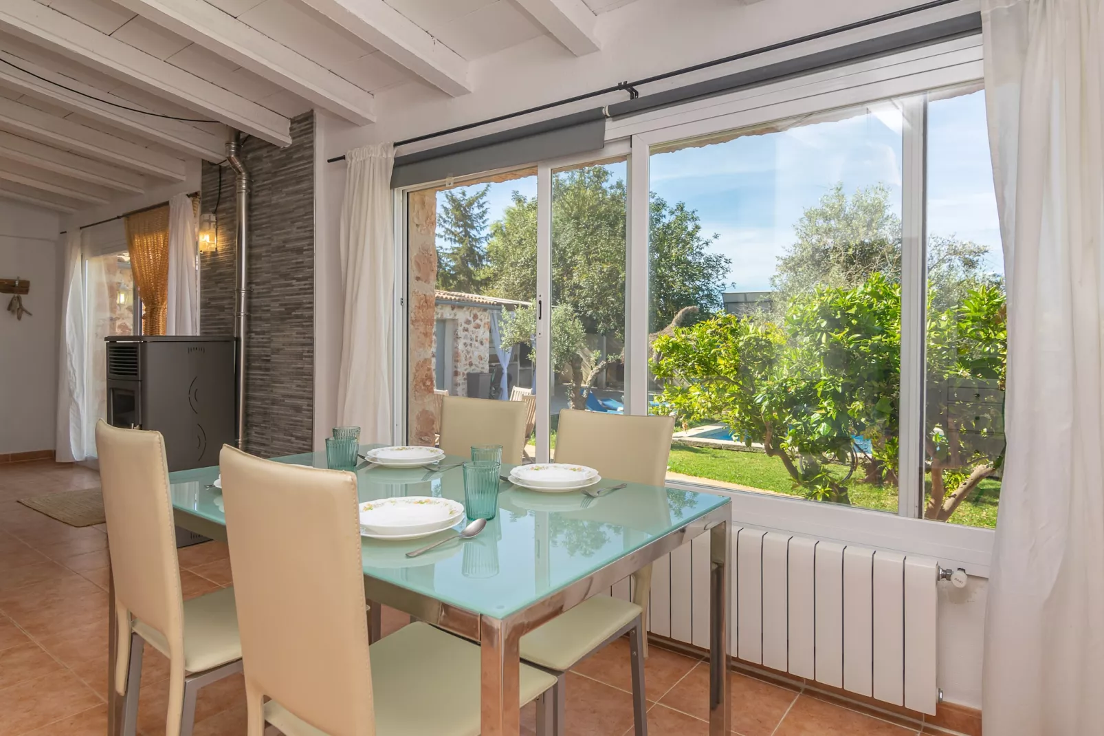 Son Blau-Dining room