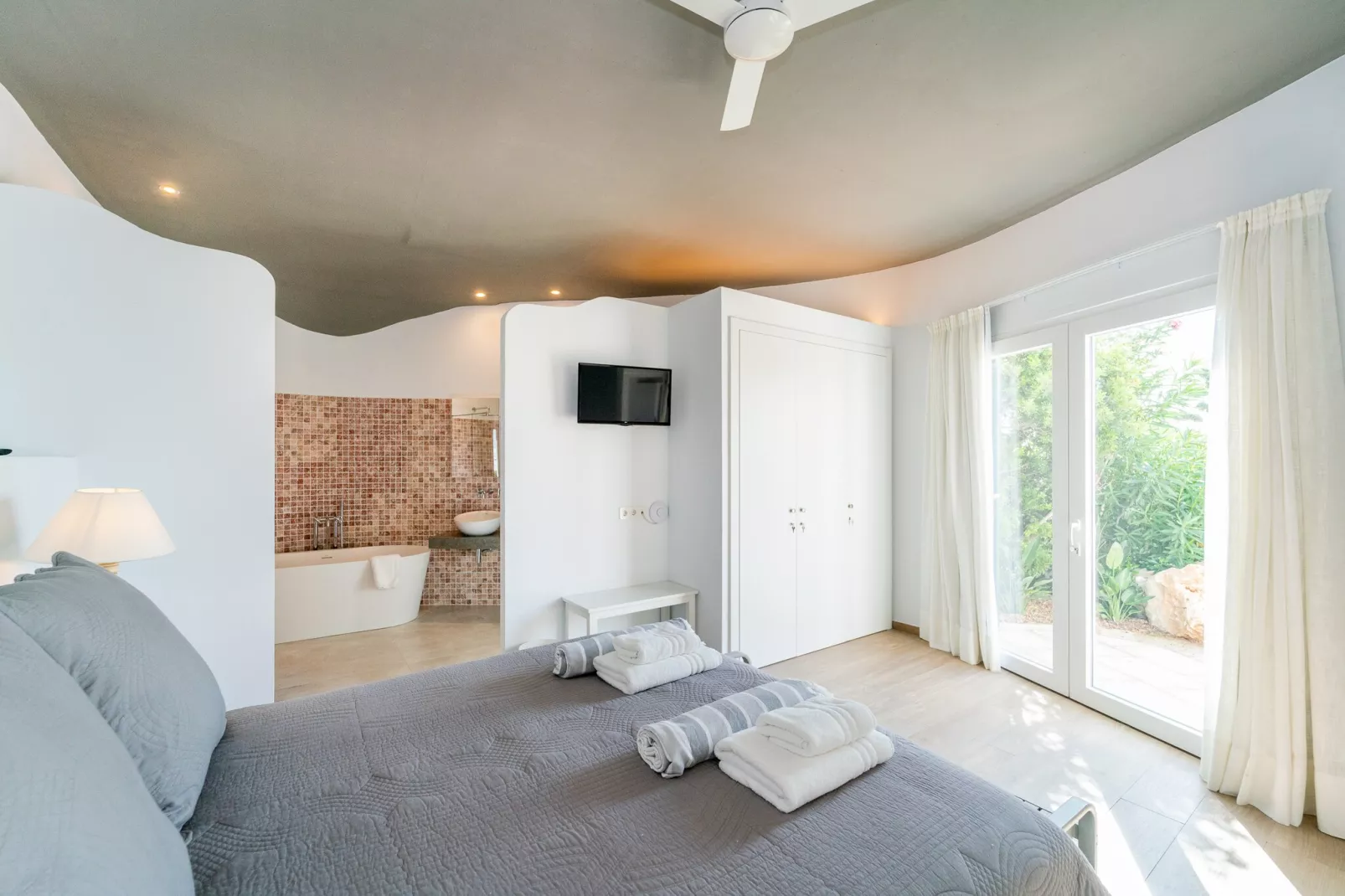 Villa Gaudina-Image-tags.
