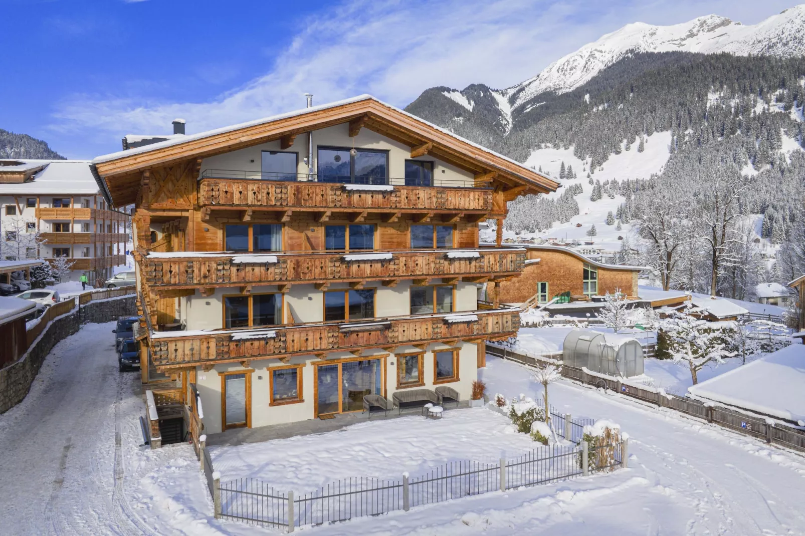 Zugspitz Suites Lermoos 8-Exterior winter