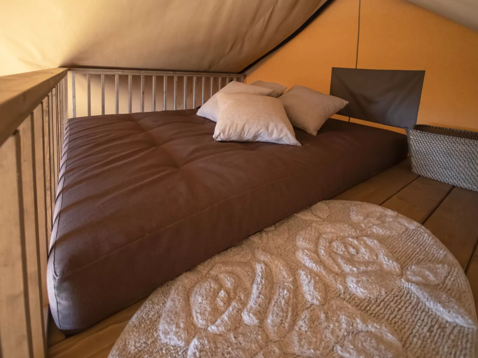 Glampingtent Minerva-Drinnen