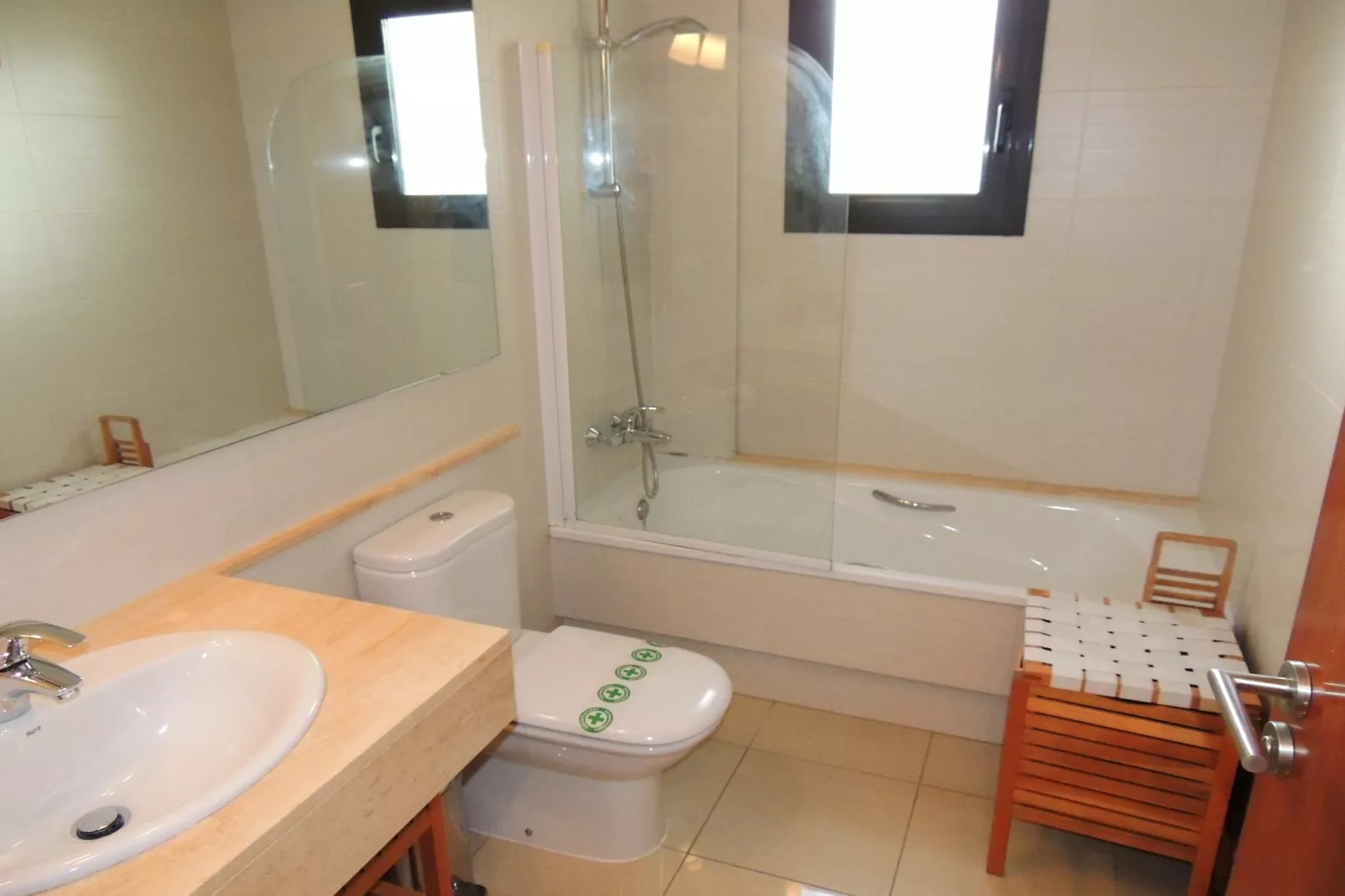MILENI 3 1 1 4 Roses-Bathroom