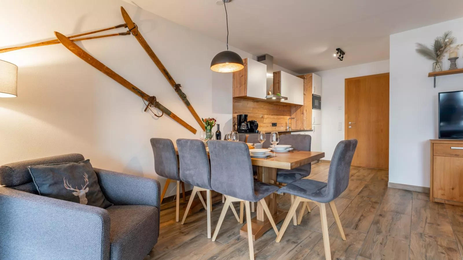 Tauern Suites Mitterwirt TOP 201-Dining room