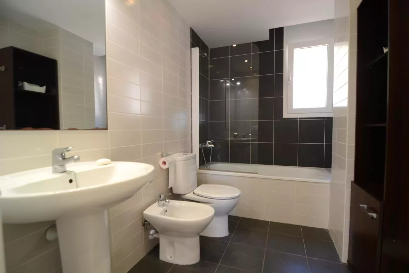 MONTSENY 3-Bathroom