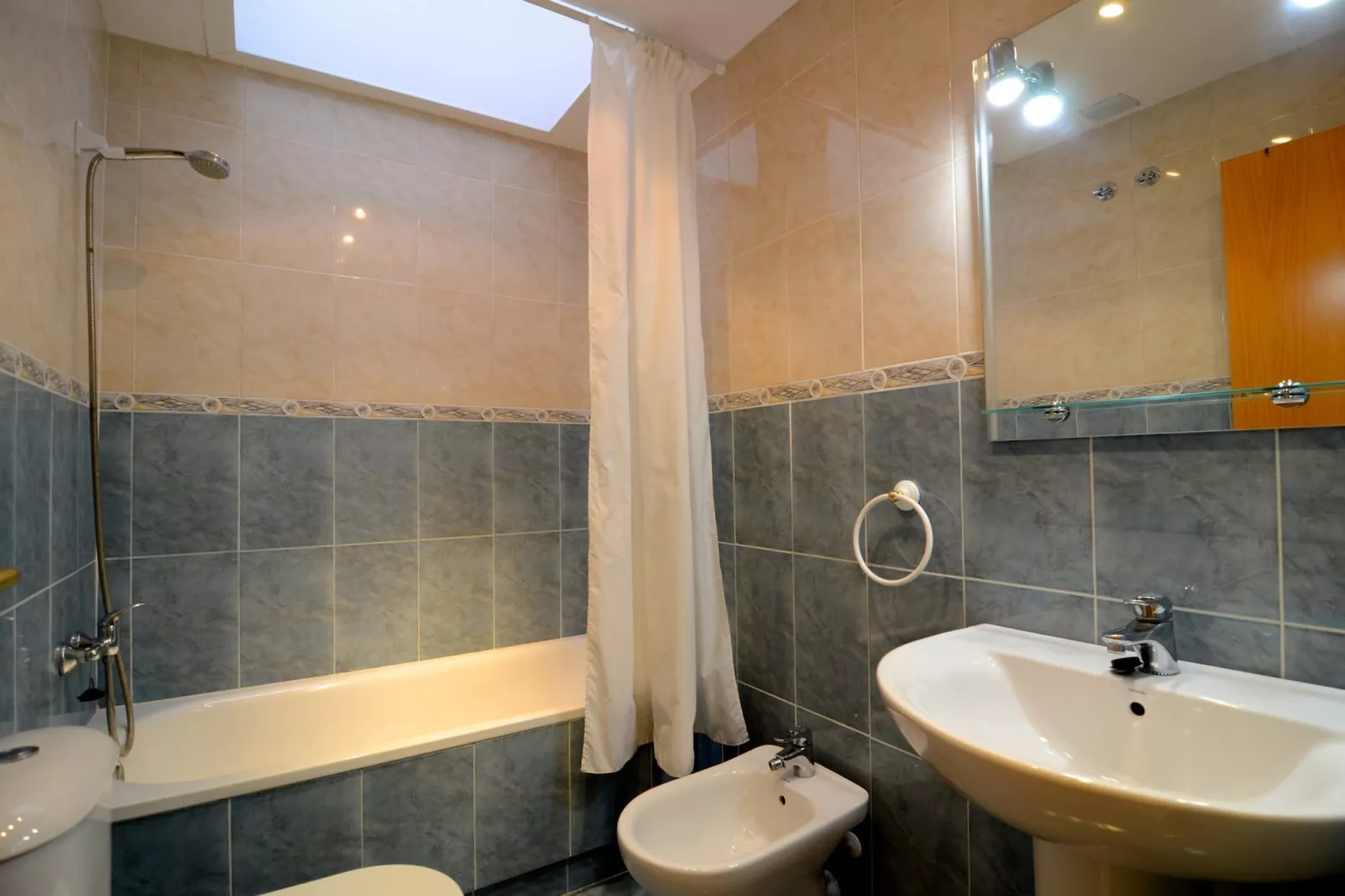 TARRACO 15 (BOLLERIA)-Bathroom