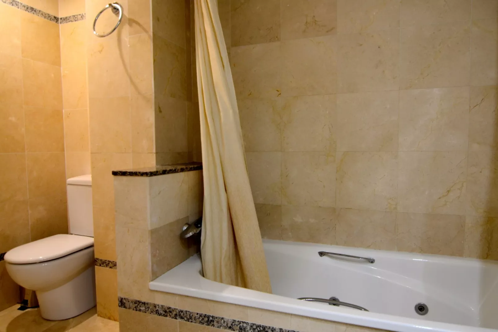 ILLA MAR DOR 131-Badezimmer
