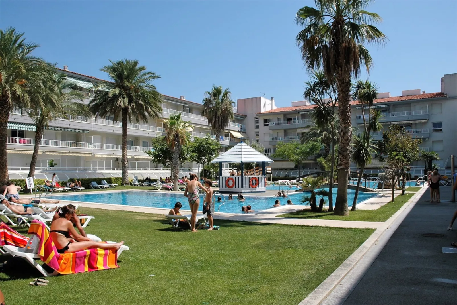 ILLA MAR DOR 132-Gardens summer