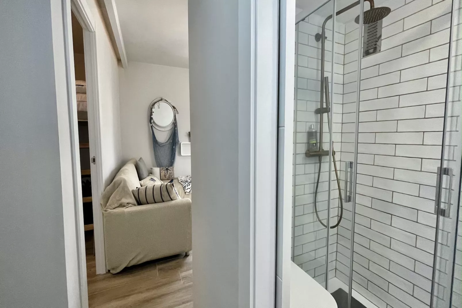 ROCAMAURA IV 3-12-Bathroom
