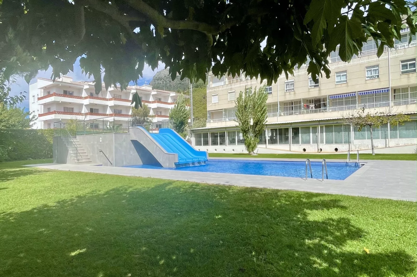 BLAU PARK 126-Pool