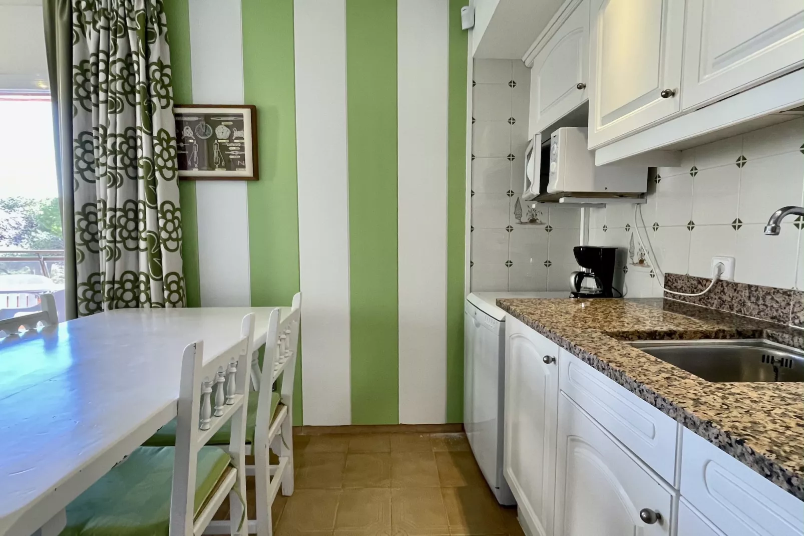 SALLES BEACH 33-Kitchen