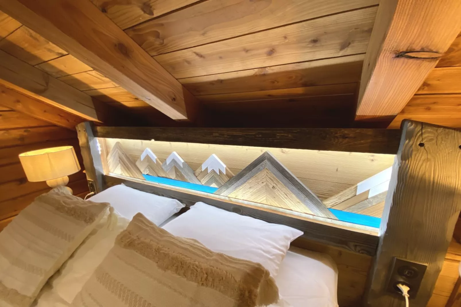 LE GRIZZLY Chalet en bois au calme-Schlafzimmer