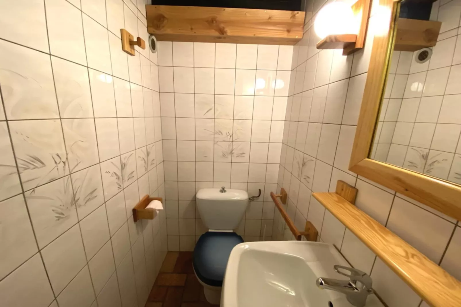 LA POMME DE PIN 2  Appartement avec terrasse-Bathroom