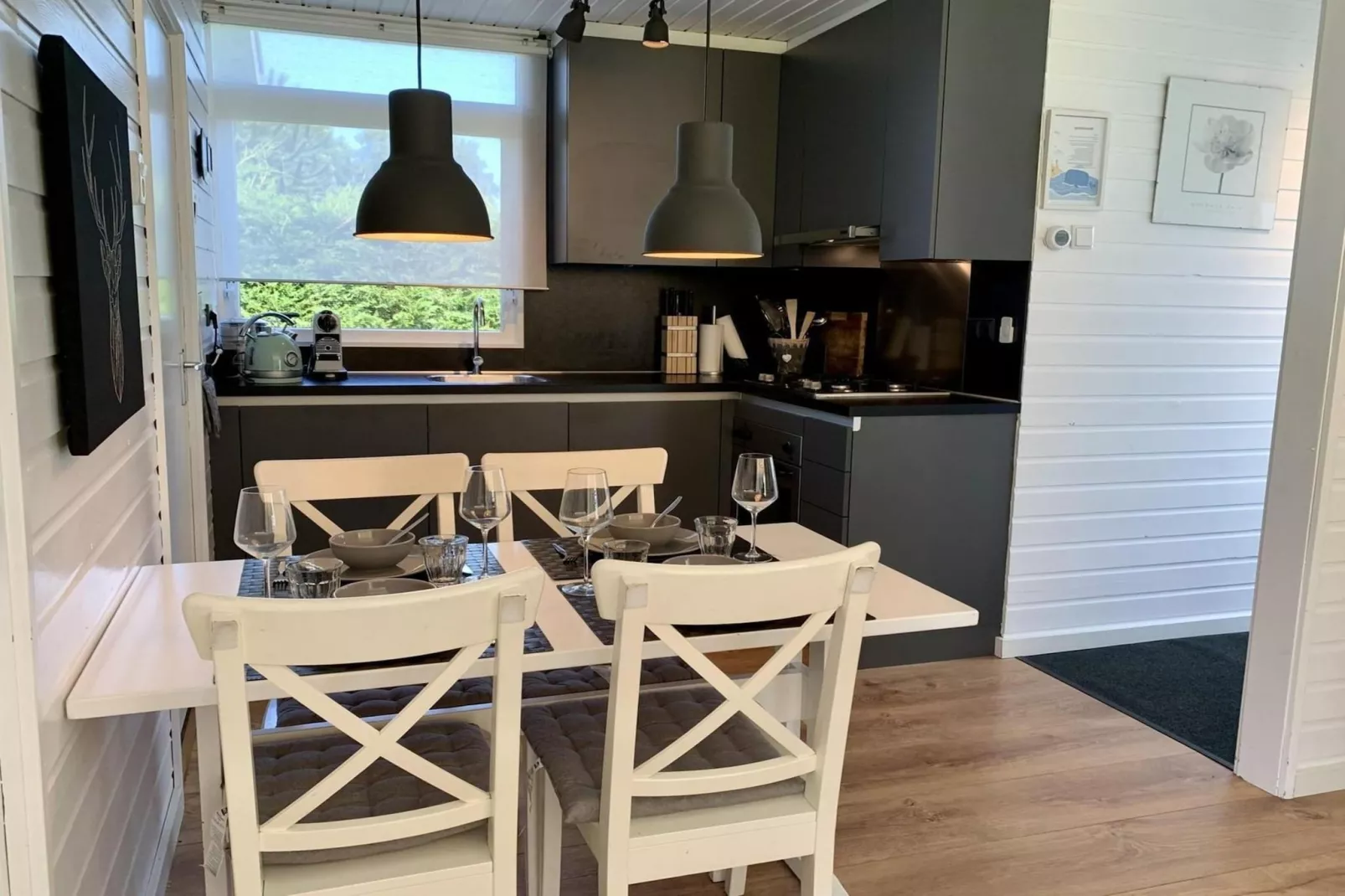 Eureka 34-Dining room