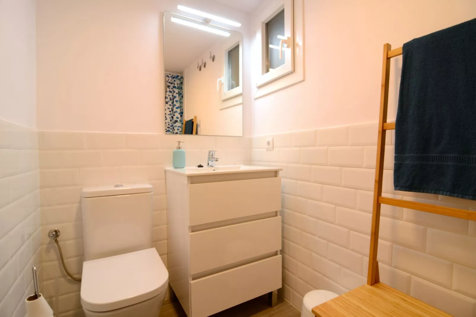 ROCAMAURA III BX-9-Bathroom