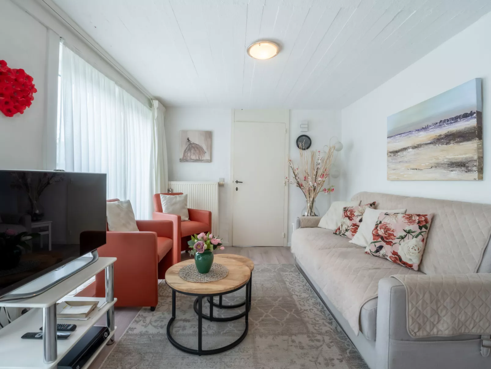 Zeelucht with private garden-Drinnen