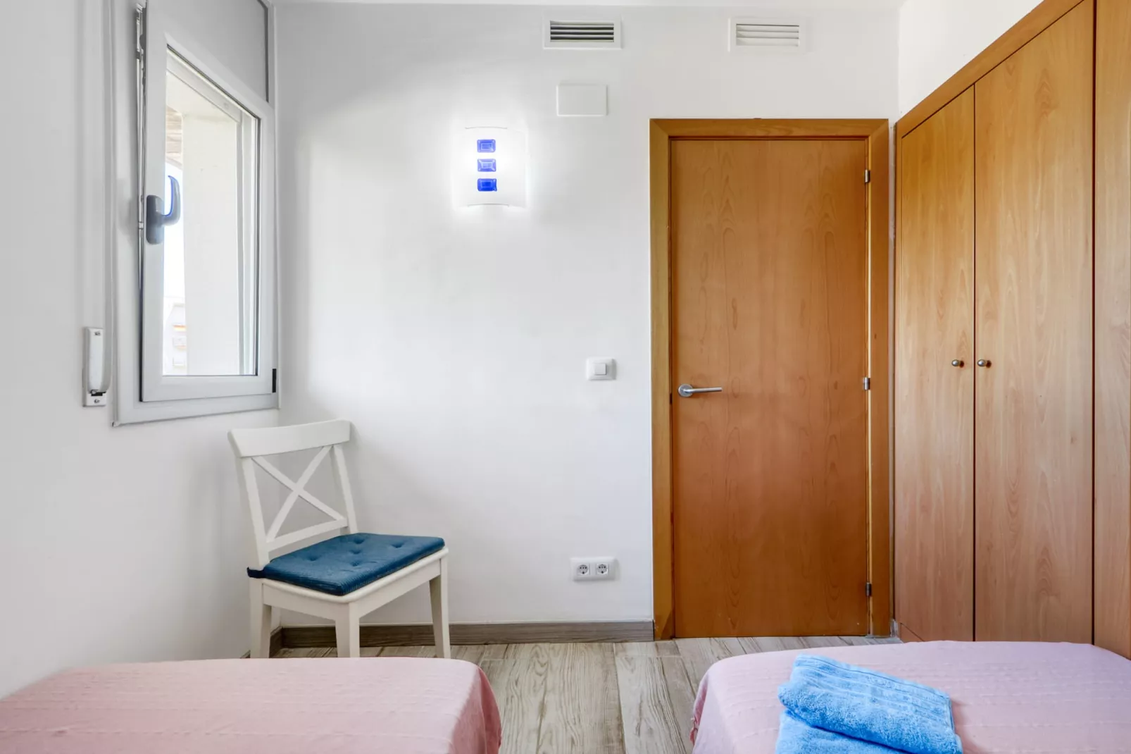 MARINES GARBI  2 8 Roses-Bedroom