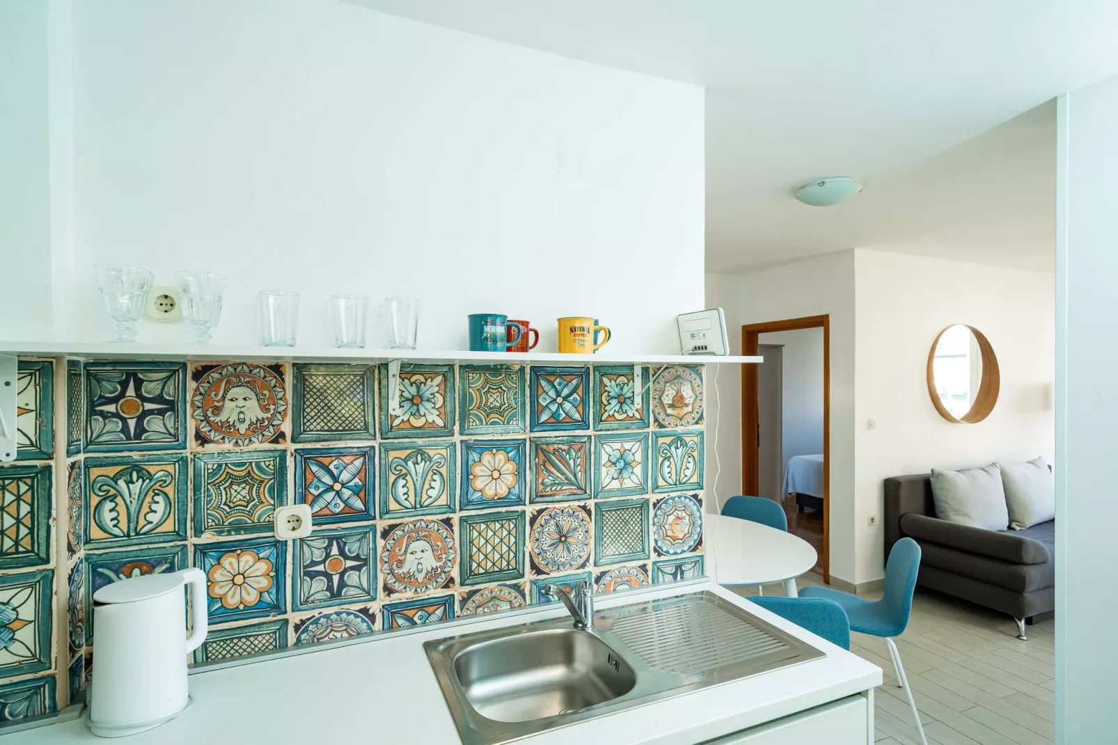Apartment Radovan - One-Bedroom Apartment with Balcony and Sea View-Küche