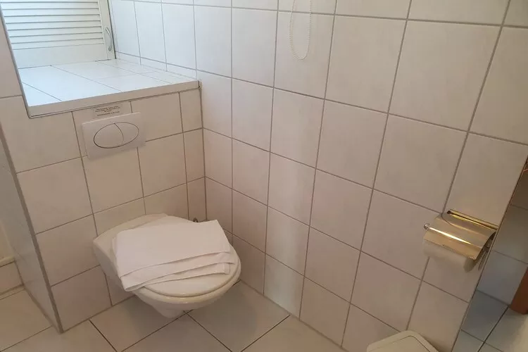 Haus 2 - Steg F - Classic / 4 Personen-Bathroom