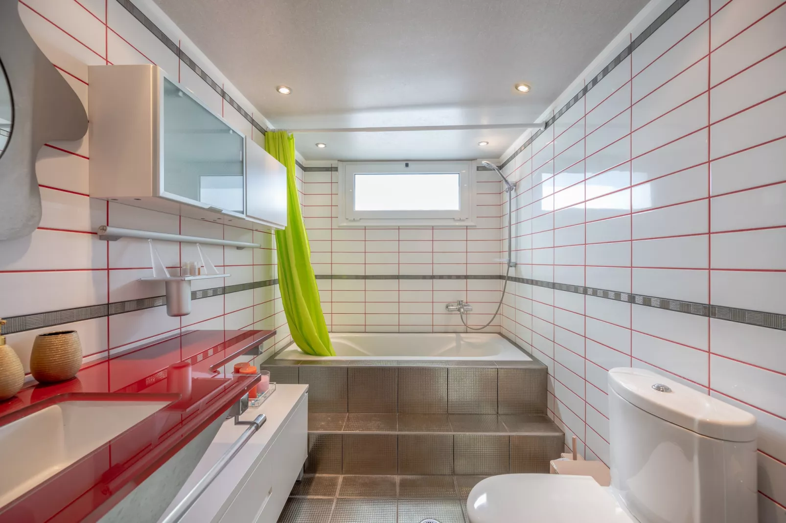 Amina-Bathroom