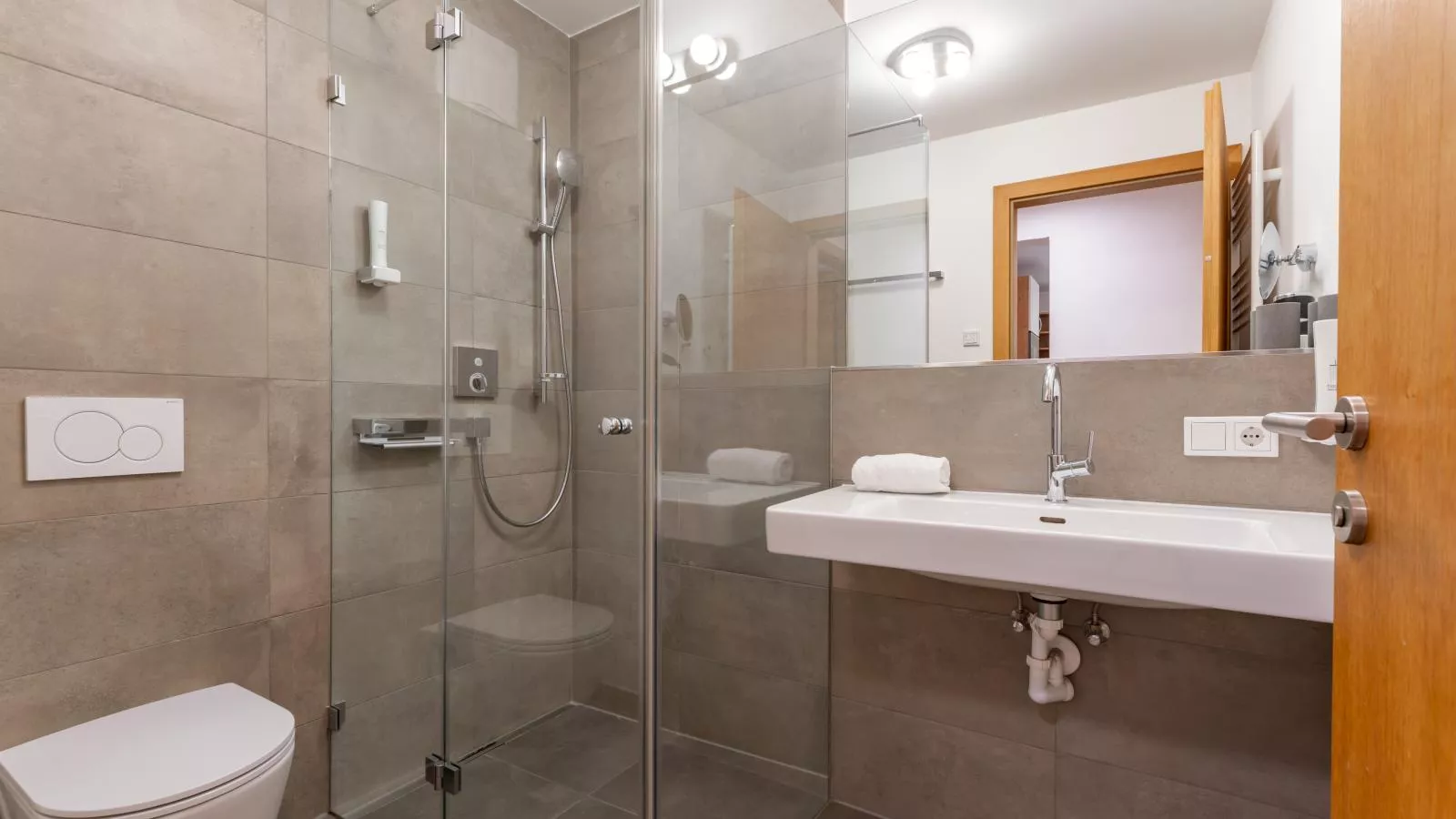 Tauern Suites Mitterwirt TOP 203-Bathroom