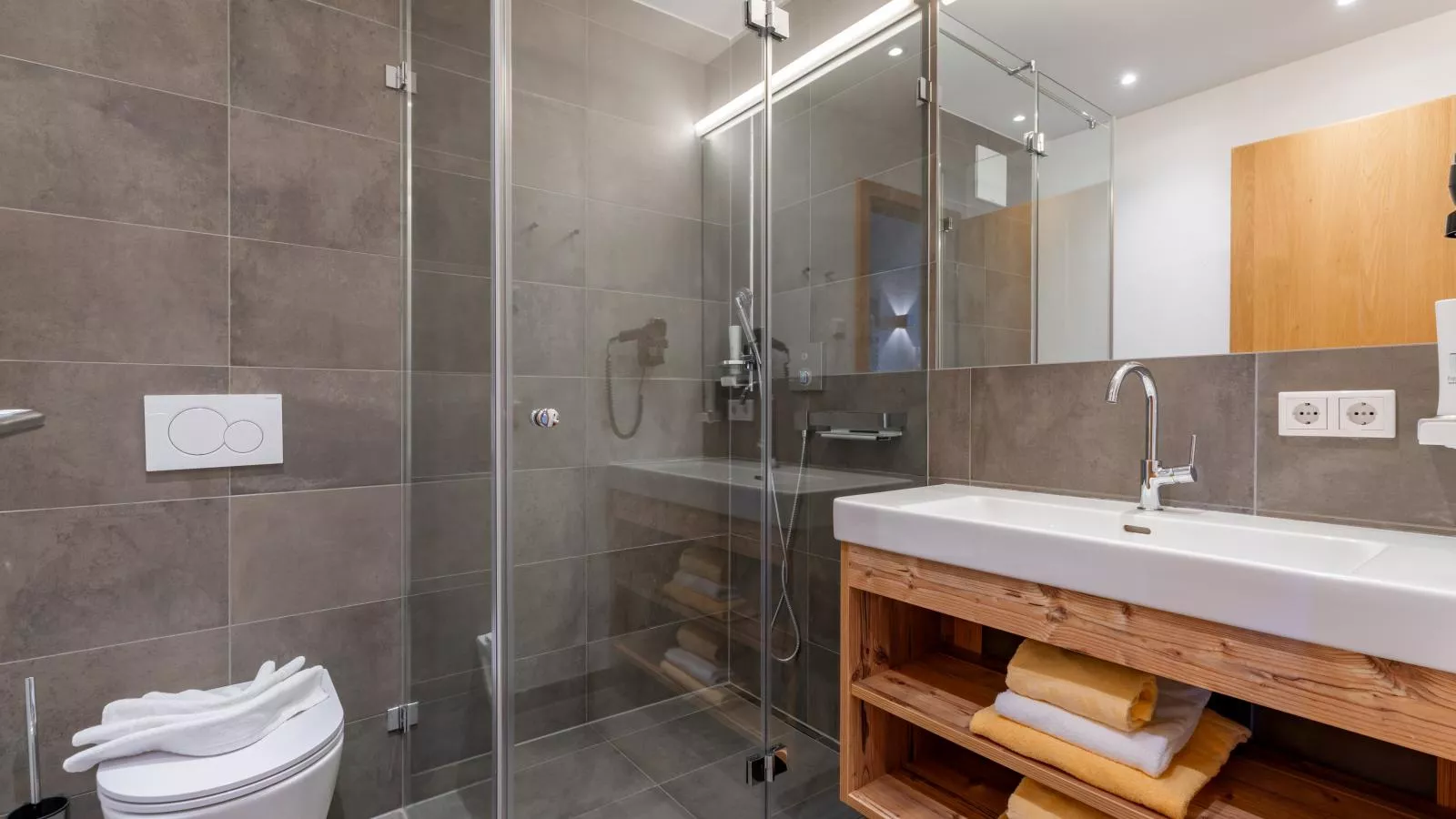 Tauernsuites Mitterwirt TOP 322-Badezimmer