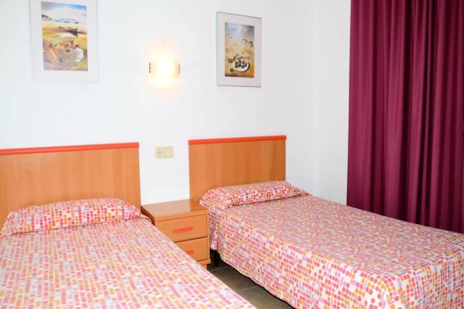 Appartements à L'Estartit-Außenbereich Sommer