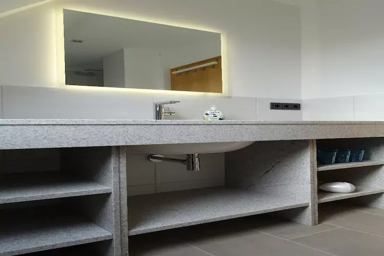FH Sturmfrei-Bathroom