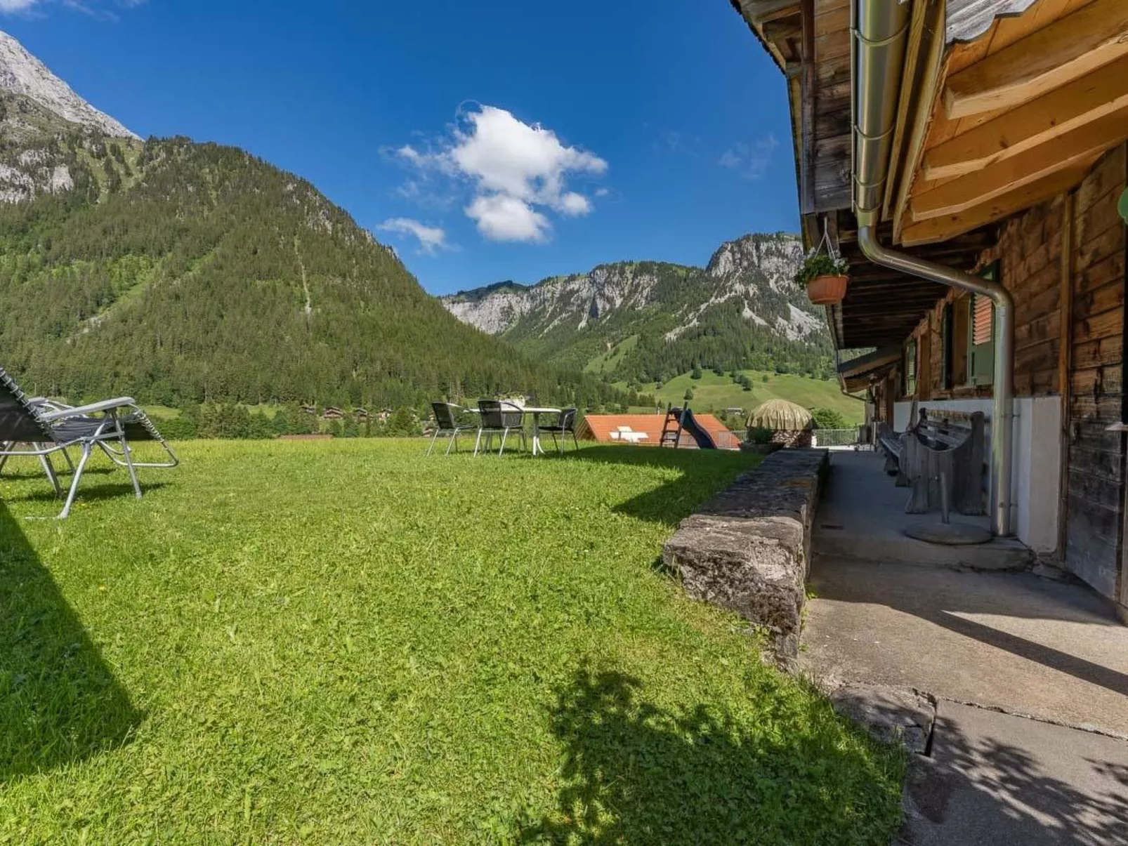 Berg Herz Grimmialp (Schwenden)-Outside
