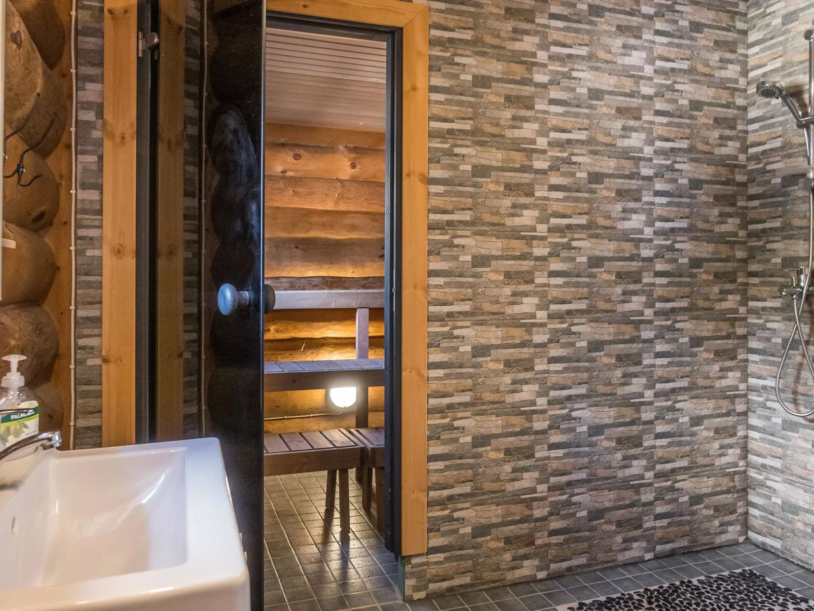 Aurora cabin-Inside