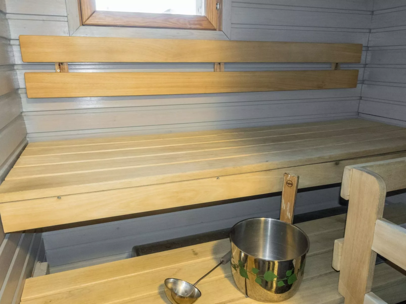 Keskuskuja b4-Drinnen