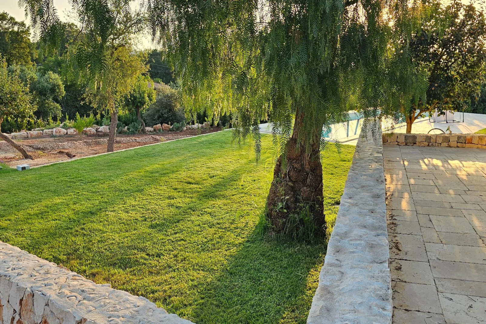 Trullo Milena Fasano-Gärten Sommer