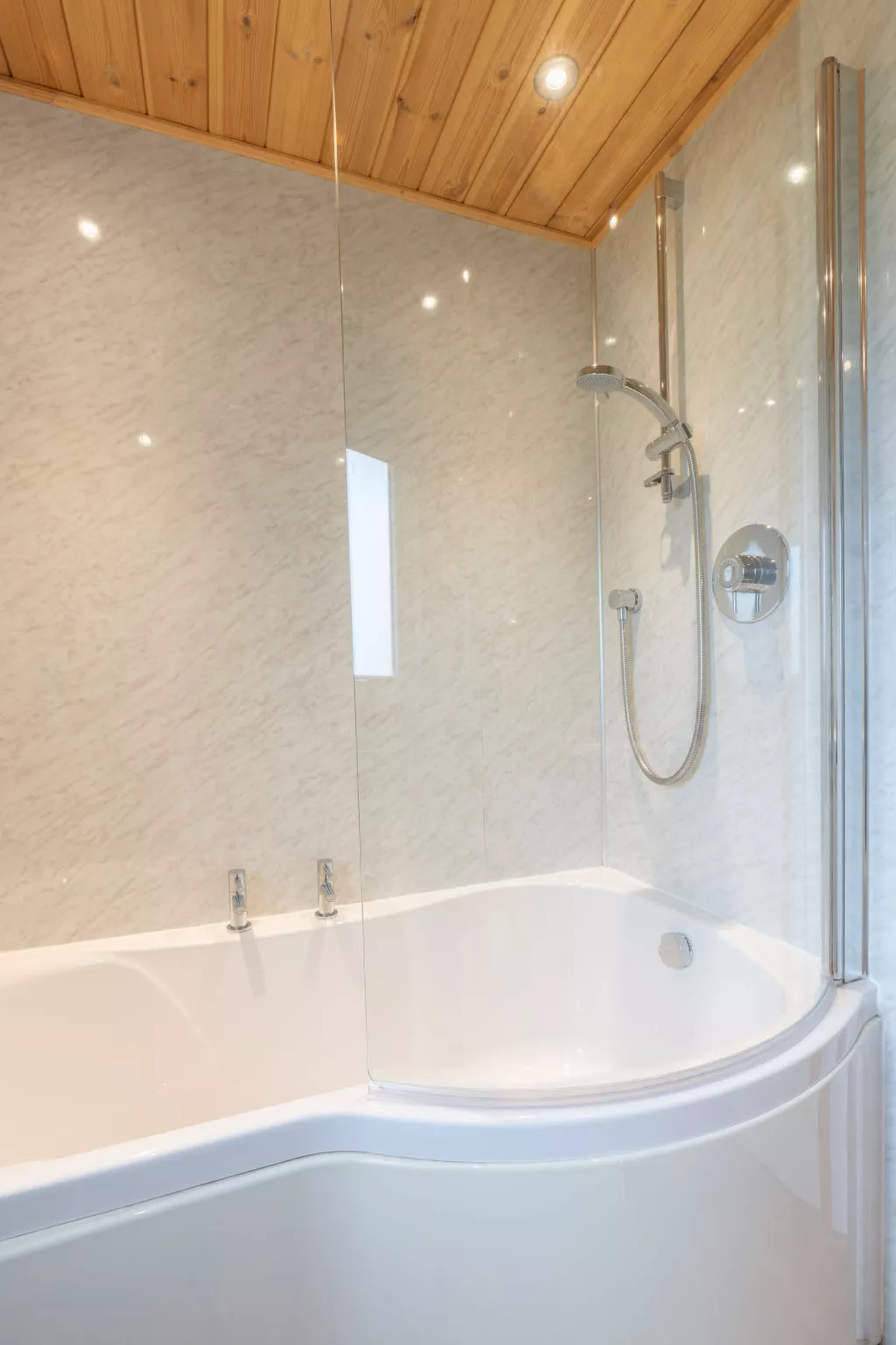 Loch Leven Lodge 21-Inside