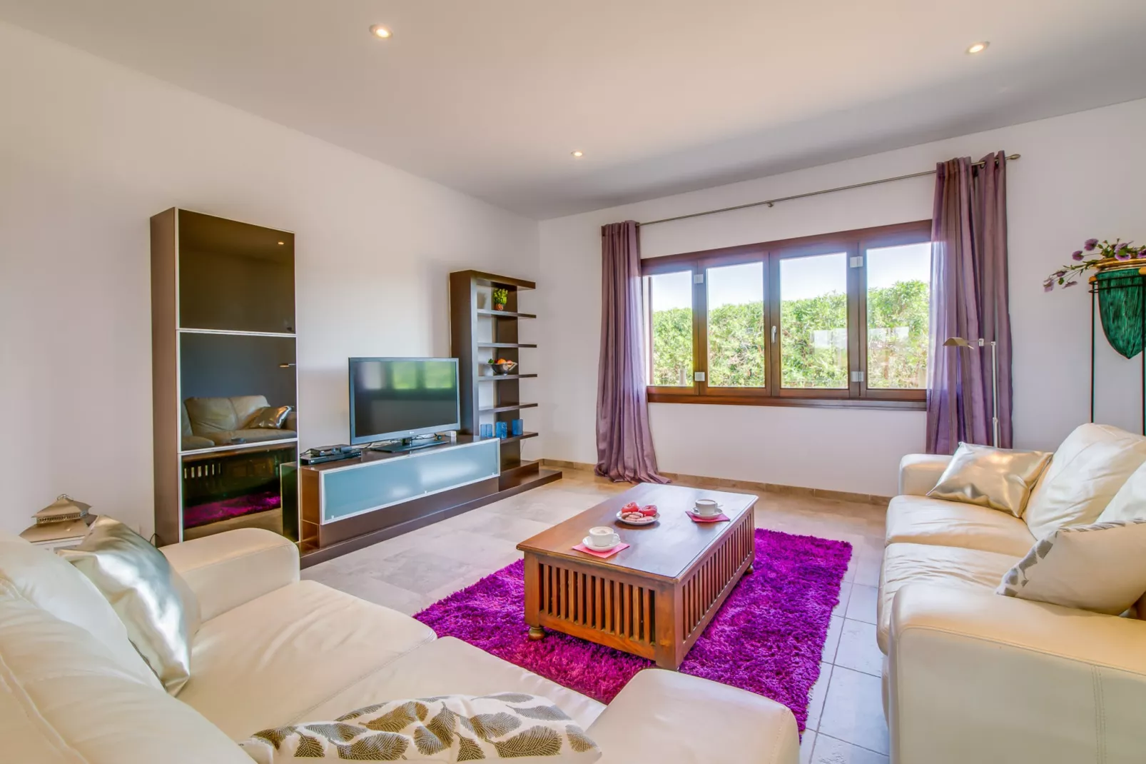 Eden Son Manyo 222-Living room