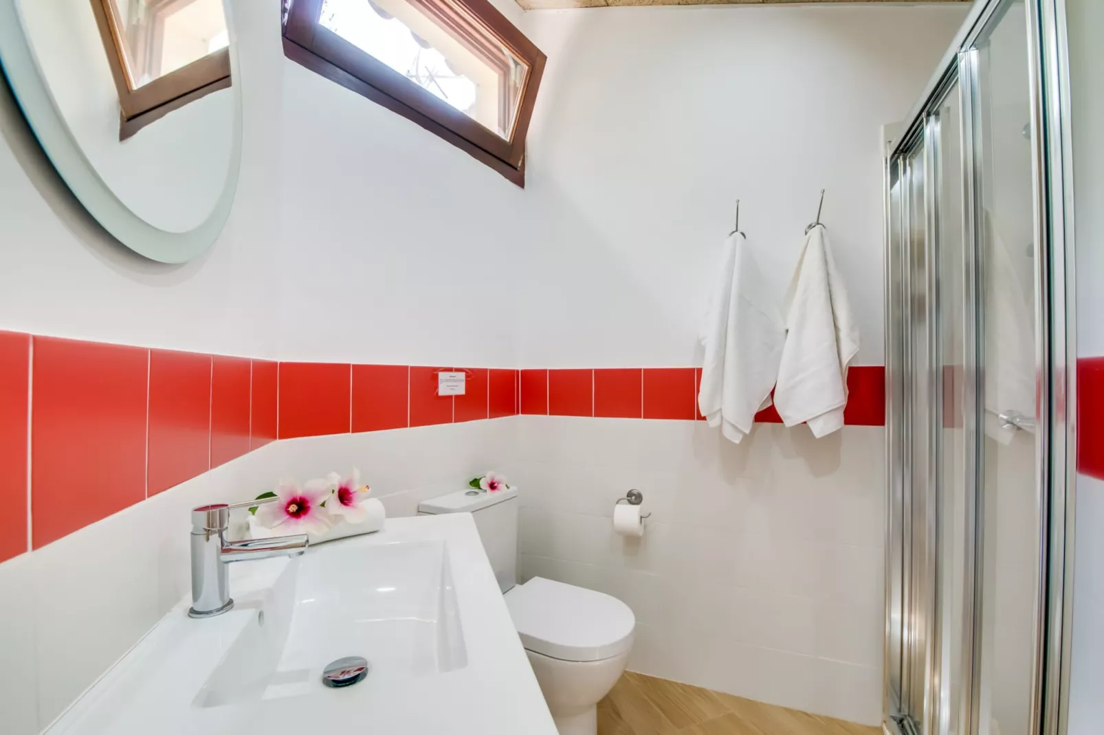 Casa Pequeña-Bathroom