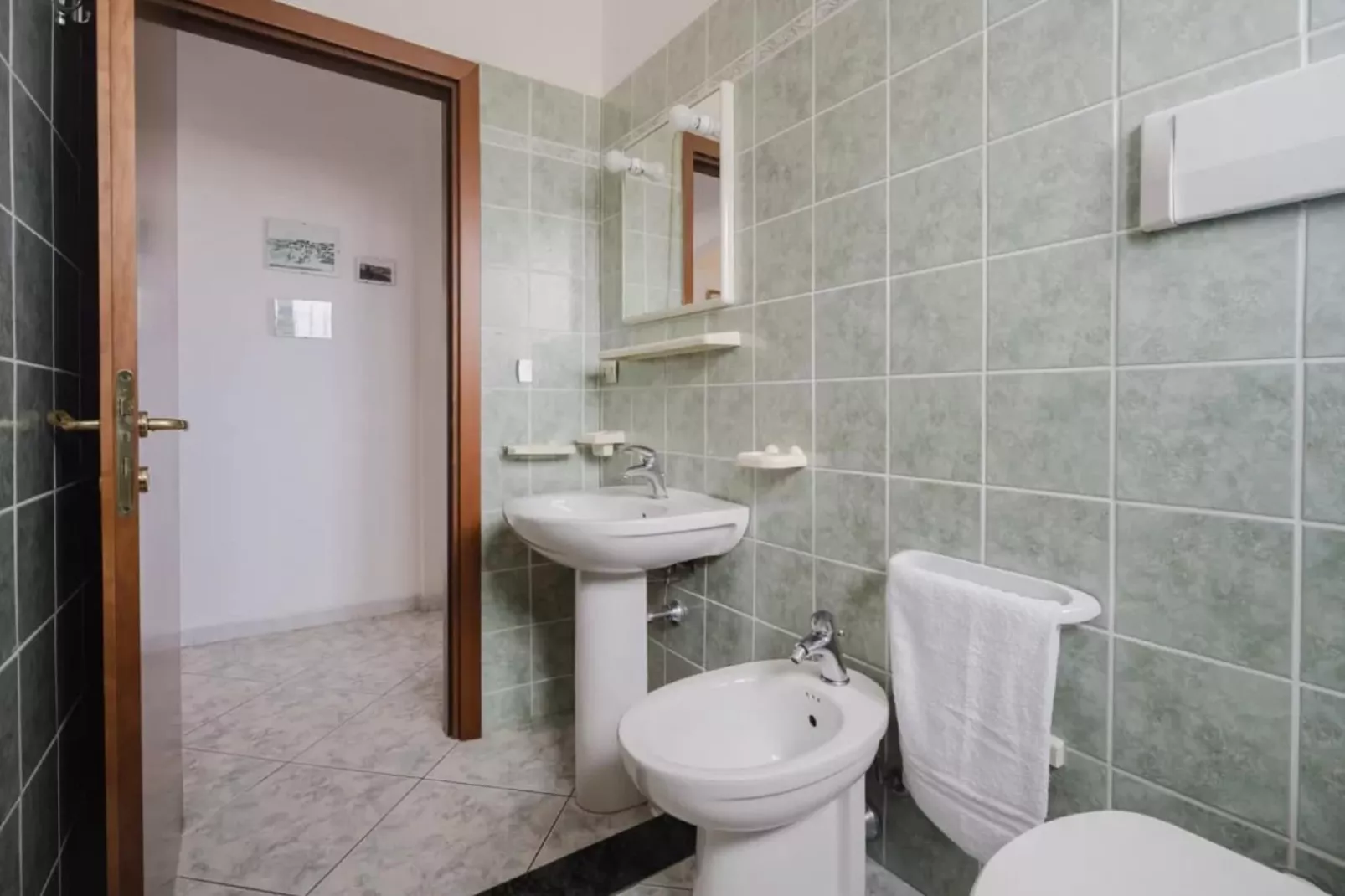 IL DELFINO-Bathroom