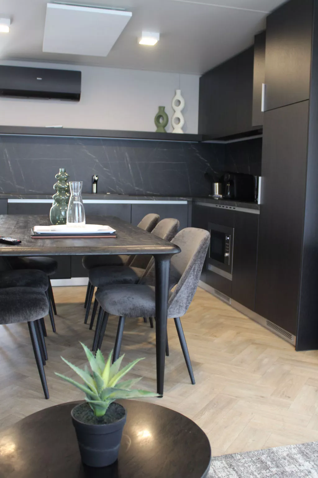 Wulfenia Waterfront 6-Inside