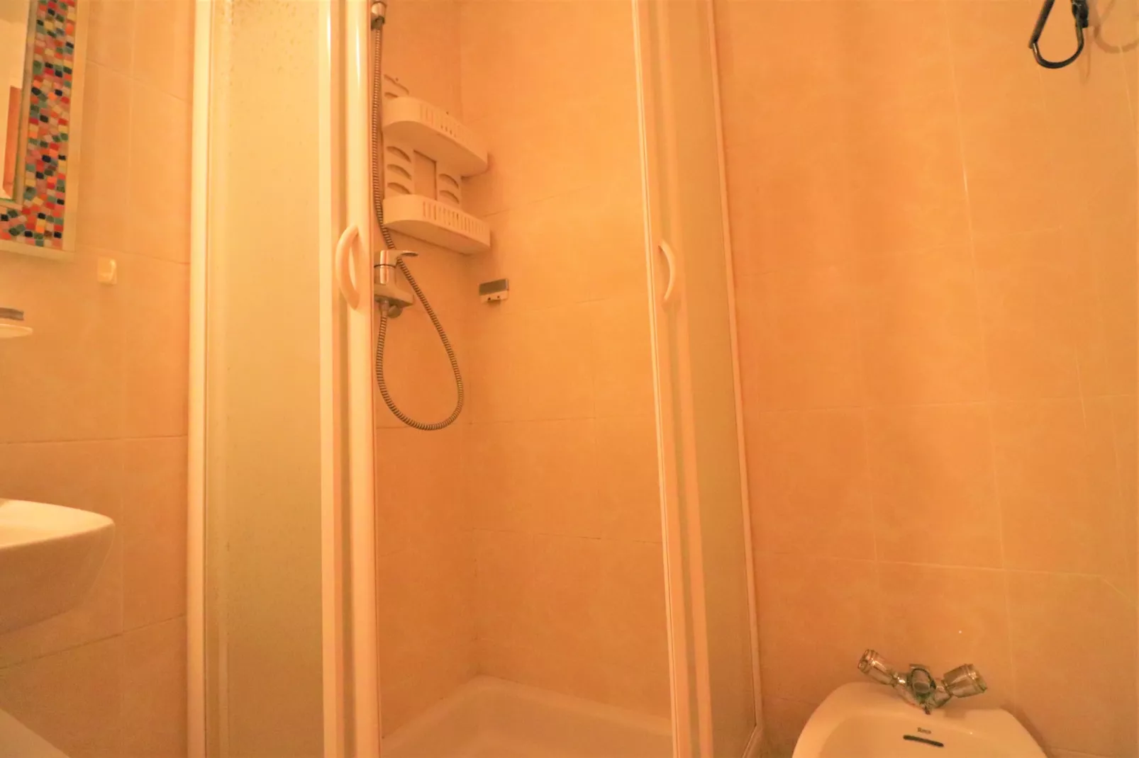 DELTA 4 2 Roses-Badezimmer