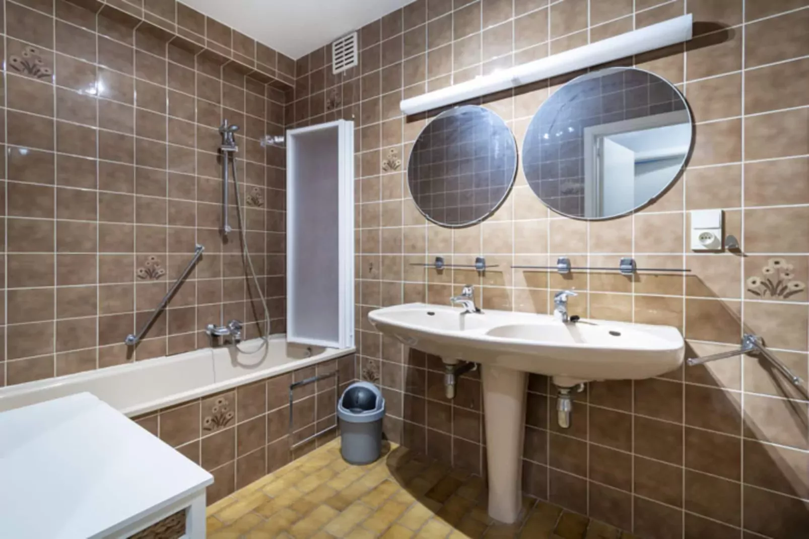 ZANDBK1 0301/ 3B-Bathroom