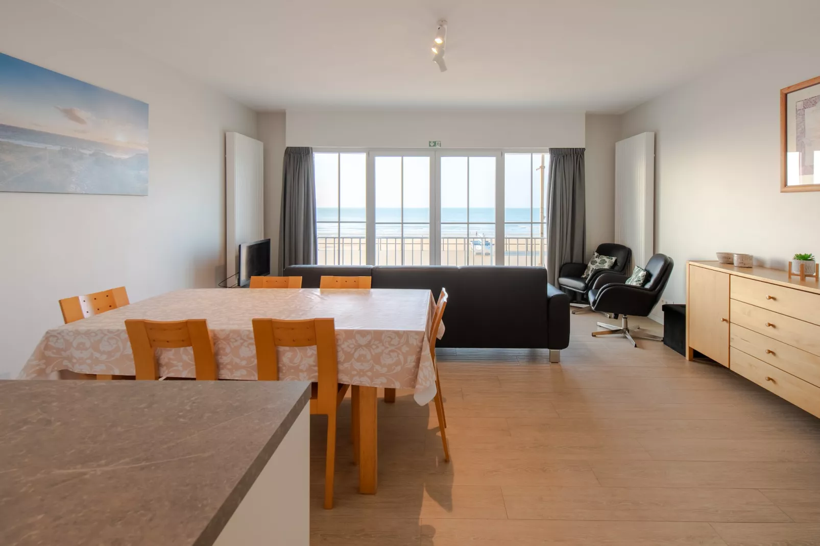 BALMORAL 0001-Living room