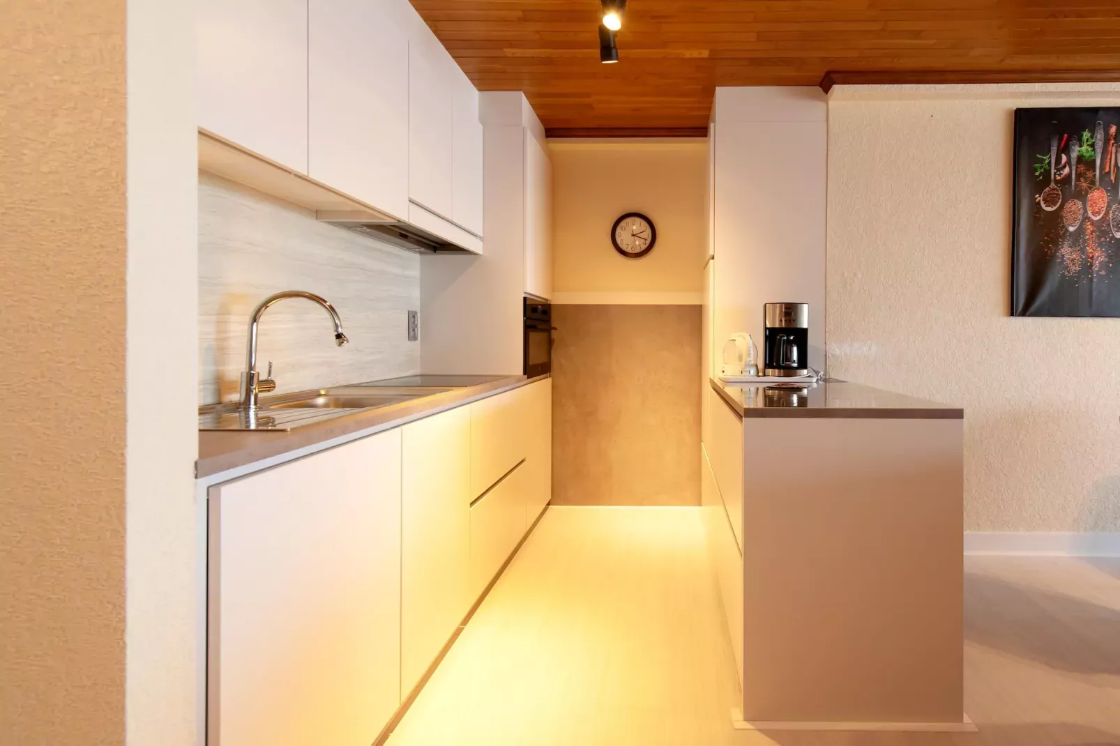 ZANDBK2 0702/ 7B-Kitchen
