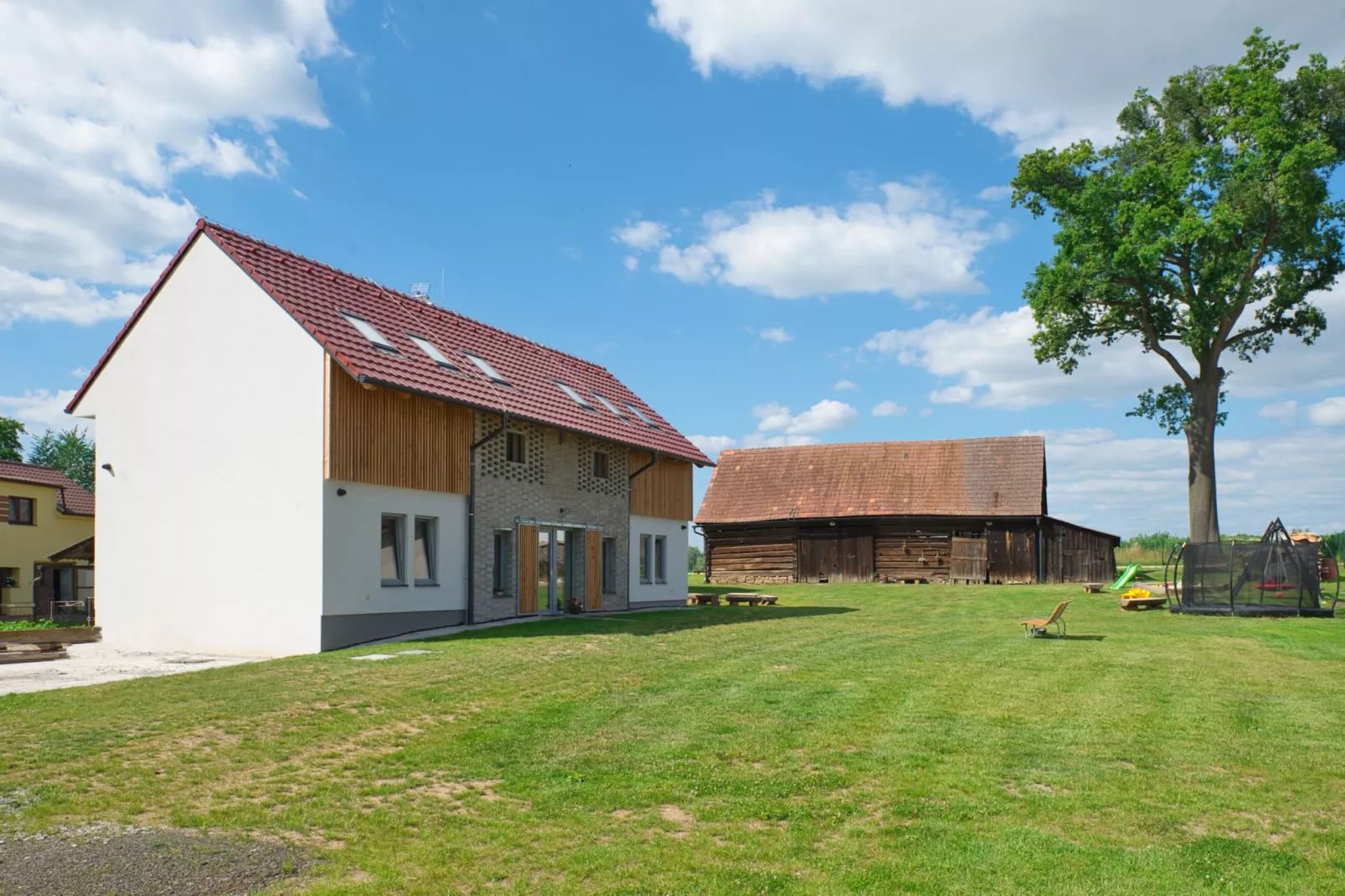 Mnichovo Hradiste SVK405-Außenbereich
