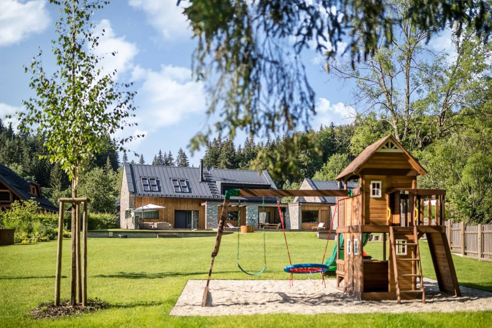 Velké Karlovice MVH028-Jardin d'été