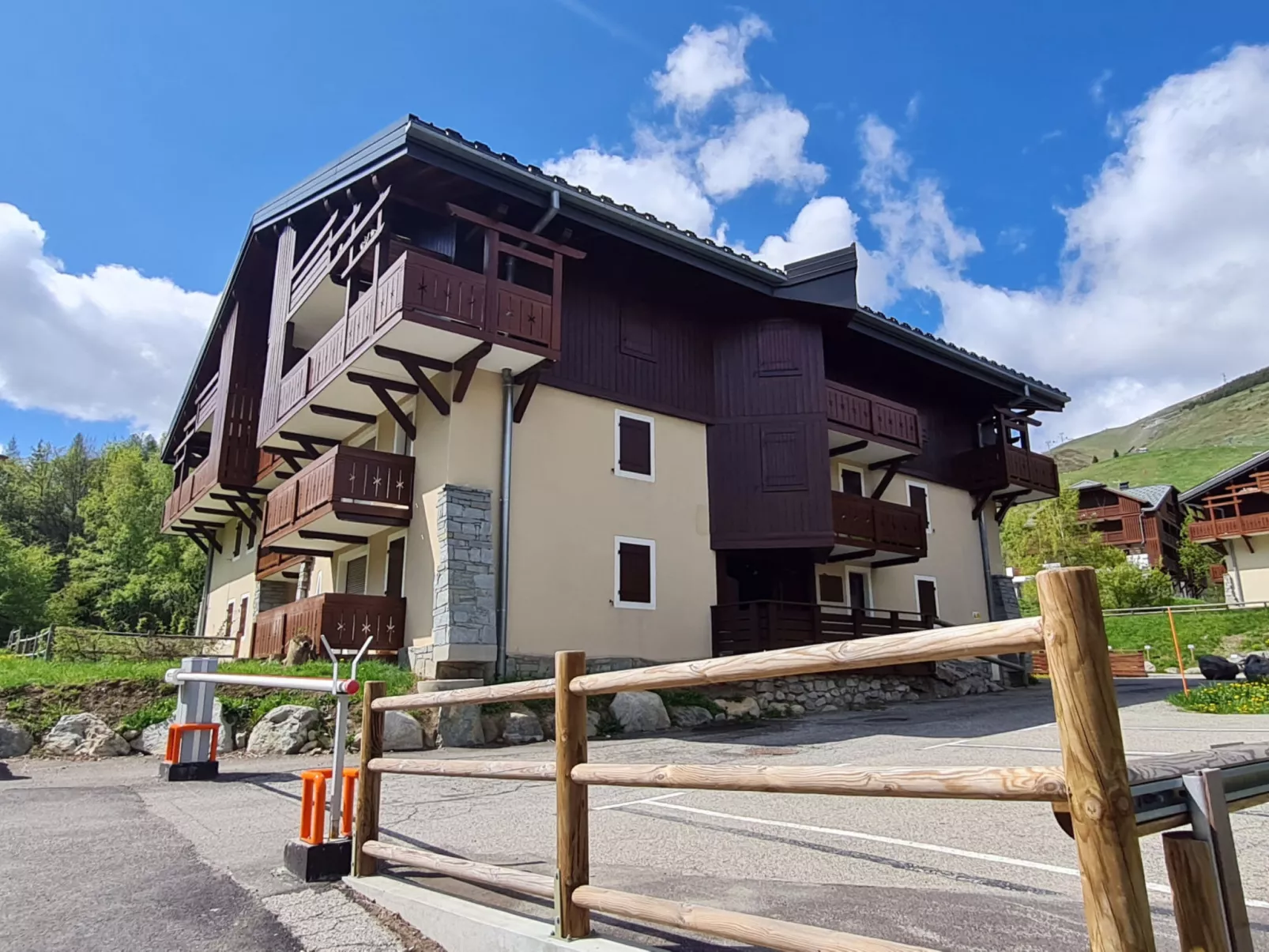 Chalets d'Or D-Draußen